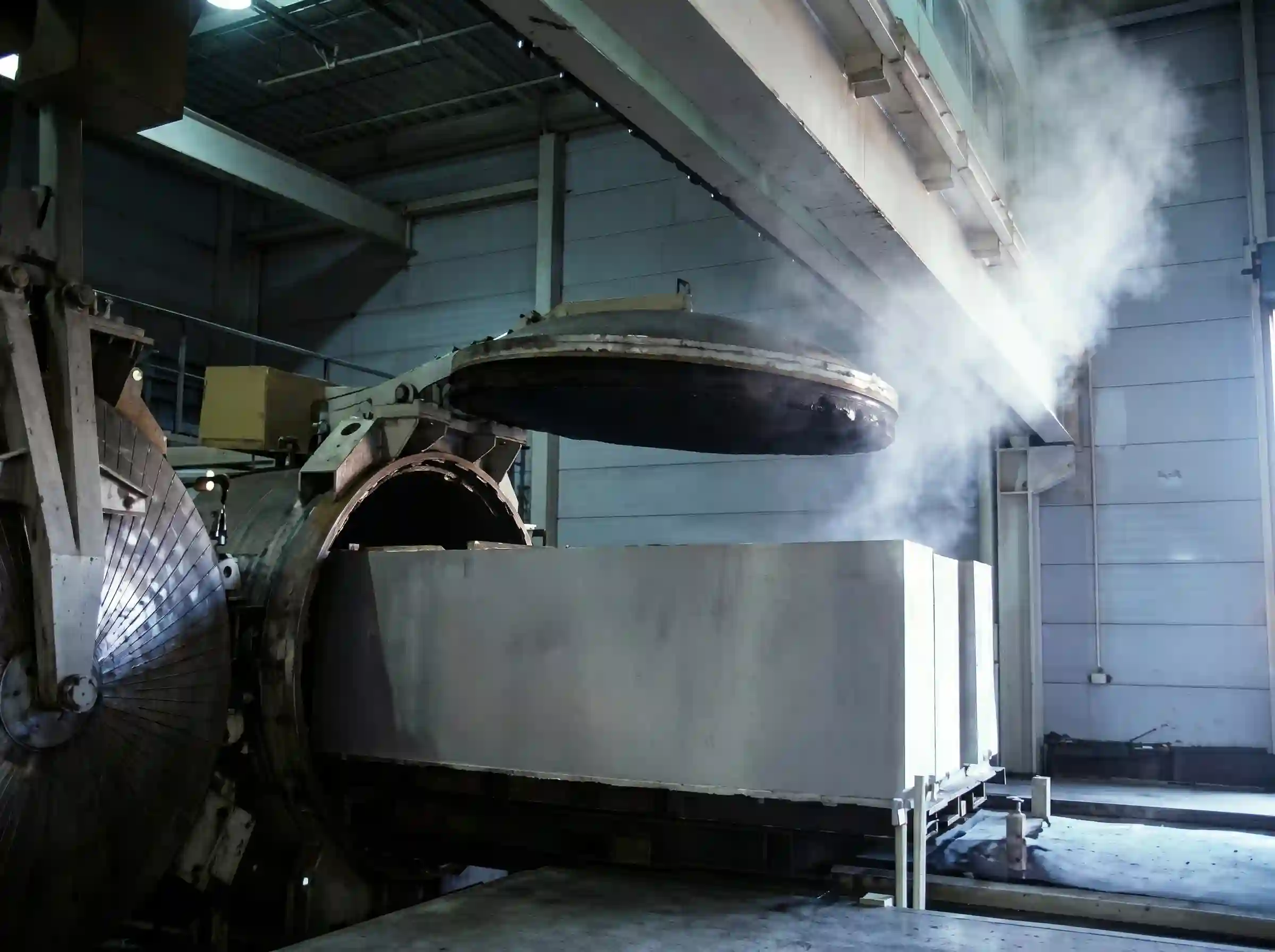 Discharging AAC products from autoclave